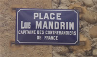 Place Louis Mandrin à Saint Etienne de Saint Geoirs